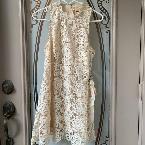 d&g white lace dress Long Sleeve Maxi Eva Gown in White Lace | M